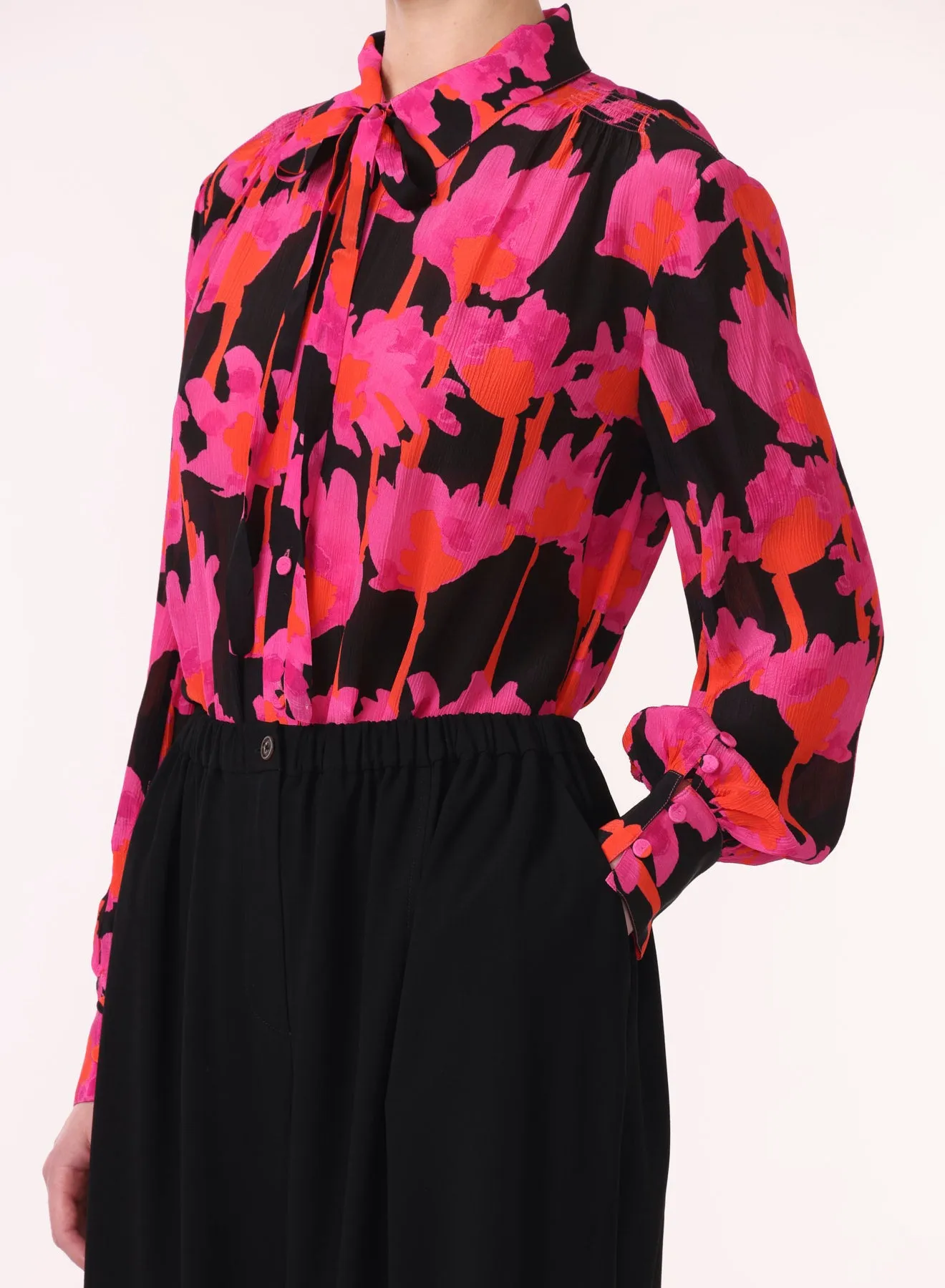 LS PRINTED CHIFFON BLOUSE W SELF TIE